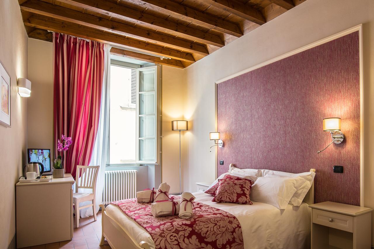 B&B Residenza Di Via Fontana ลุคคา ภายนอก รูปภาพ