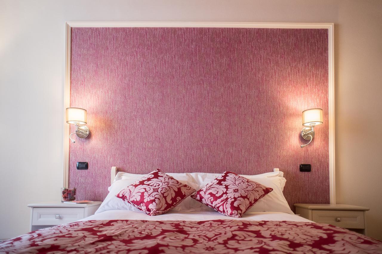 B&B Residenza Di Via Fontana ลุคคา ภายนอก รูปภาพ