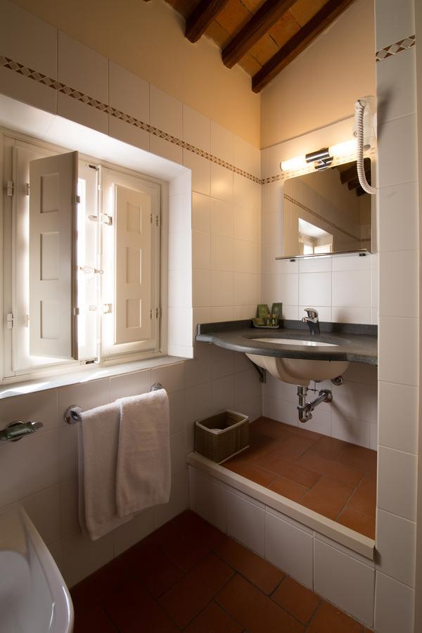 B&B Residenza Di Via Fontana ลุคคา ภายนอก รูปภาพ