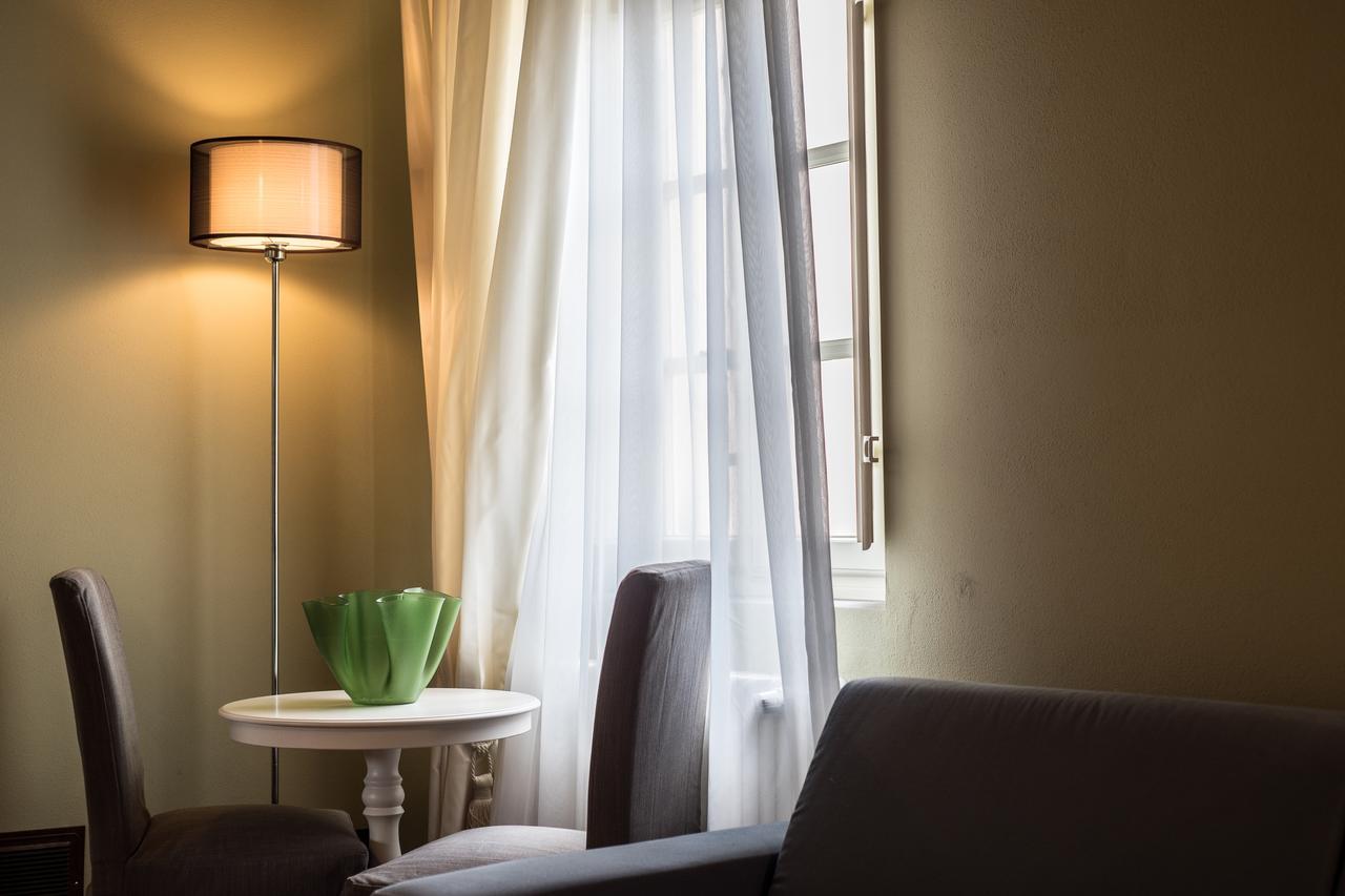 B&B Residenza Di Via Fontana ลุคคา ภายนอก รูปภาพ