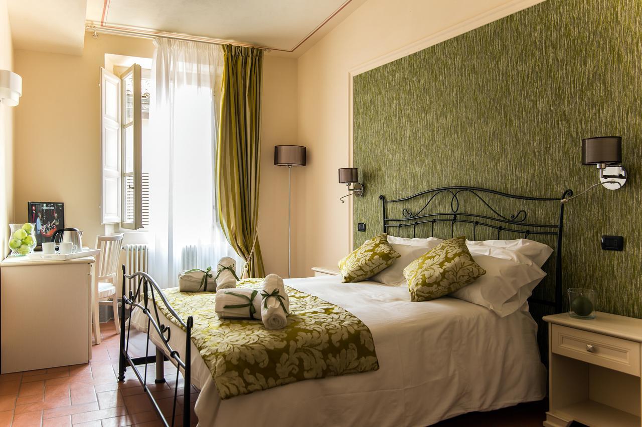 B&B Residenza Di Via Fontana ลุคคา ภายนอก รูปภาพ