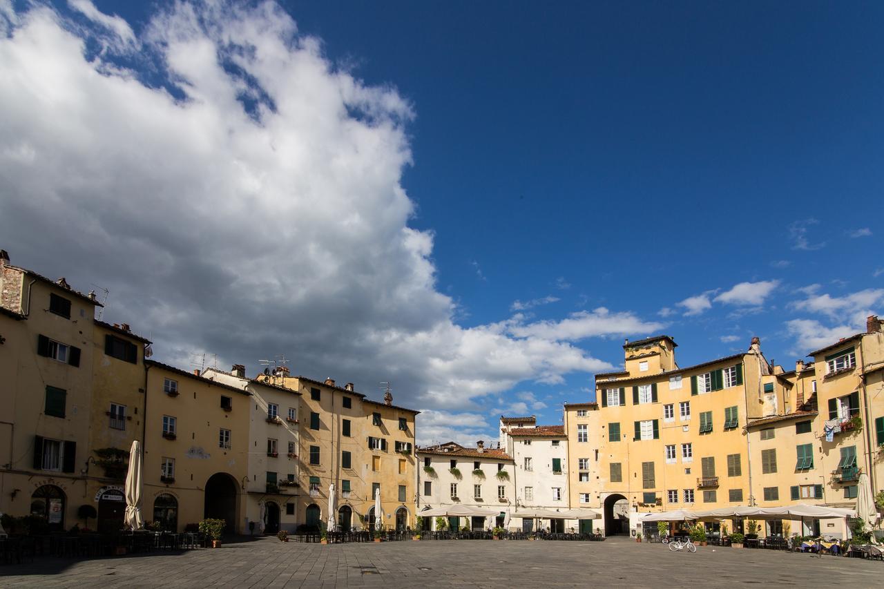 B&B Residenza Di Via Fontana ลุคคา ภายนอก รูปภาพ